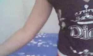 Drei Jungs mieten ein Zimmer und fragten das Mädchen einfach nach Ethik. ältere hausfrauen nackt Zuerst trinken sie Bier und beginnen schmutzig zu werden. Mädchen schütteln Mann, älterer Mann, Tochter auf den Stuhl und alle Menschen zitterten. Rot in der Vagina, die Blondine als nächstes in den Anus. Jede Schwalbe