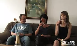 Julia dachte, dass sie nicht bereit war zu gehen.lesbisch, weil er überhaupt keine Erfahrung hat. geile alte oma Das erste, was ich im Bett erlebt habe, ist das Orchester und ich entfernte mich nach dem ersten Mal anal, ein wenig Schock und endete als Folge seiner faulen Zunge.