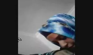 Die Mädchen waren ein bisschen bescheiden, sehr sex filme reife frauen schüchtern, aber sie beruhigte ihr Ziel. Der Mann stellte ein paar Fragen und stellte sicher, dass das Mädchen genau das tat, was sie wollte, und wie der Weihnachtsmann begann, die Wünsche des Mädchens auszuführen. Sie zog Kleidung der Schönheit machen ihren Krebs und Kleidung frei für die weitere Manipulation mit ihnen.