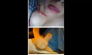 Dieses Mädchen wird zu ihrem Freund ein paar Bier und entspannen. Männer verstehen, dass die Mädchen sehr weich sind, bat sie, ihre Unterwäsche zu sehen. Er legte seine Hand auf die Muschi, streichelte sie und nahm sie in seine Arme. Er zog seine Brust heraus, legte ihn auf die Knie, reiß seine Hose ab und sagte, dass er seine Zunge legen würde. Das Mädchen schüttelte ihren ganzen Körper und erhöhte ihren Kopf. Er legte ihn auf den Stuhl, es begann vor schwerem Schock zu heulen. Ich habe es an mich zurückgegeben, es hat mir geholfen, meine Beine zu heben, und ich fange schneller an zu stillen. Sie erotik reife damen packte das Fass und schob das Sperma vor sich her.